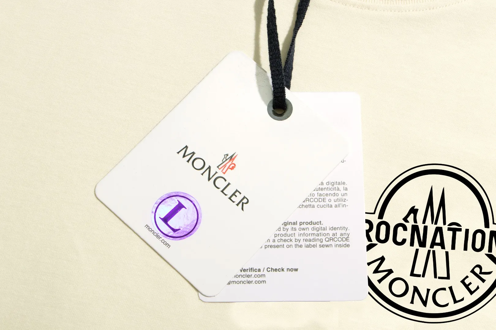 Quality《Moncler~ 》2024New Arrival T , Versatile Quality . ‼ 32 250G ‼ T 🤪 Sizes：S-M-L-XL-2XL ：Black White 、 Same Style